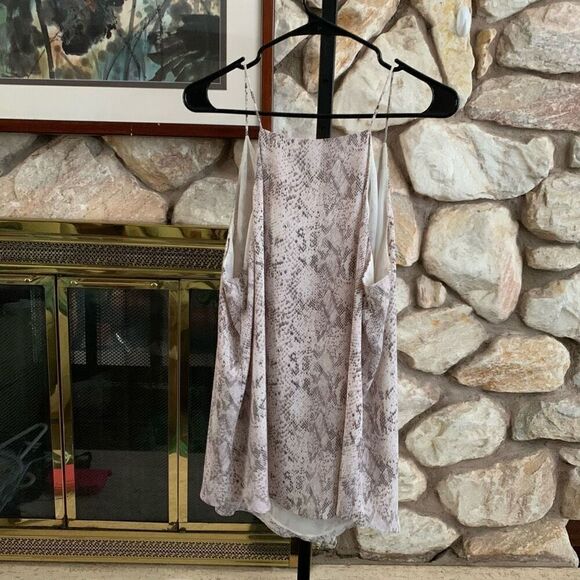 Snake print Loft top - Picture 2 of 9